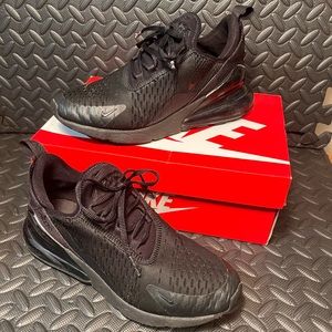 Big Kids Nike Air Max 270 Casual Shoe Style: BQ5776-001 Size: 6.5Y